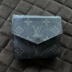 LOUIS VUITTON モノグラム 二つ折り財布のサムネイル