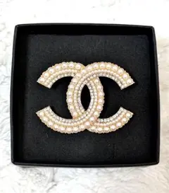 CCロゴ ダブルCロゴ ブローチ　パール　ゴールド