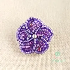 ビーズ刺繍ブローチ　ハンドメイドアクセサリー