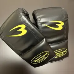 ボクシンググローブ