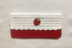 編み物　ハンドメイド　マルチケース　いちご