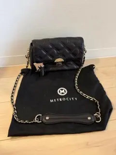 METROCITY キルティング チェーンショルダーバッグ ブラックのサムネイル