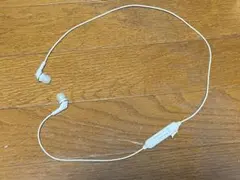 ダイソーワイヤレスイヤホン DAISO_BT007中古品のサムネイル