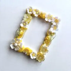 【No.283】ホイップデコ　トレカケース　硬質ケース　黄色　花　桜　葉っぱ