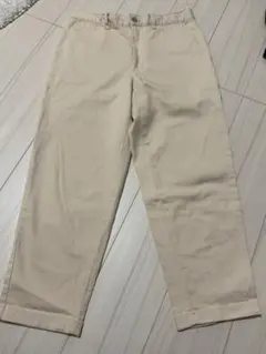 GU ベージュ アイボリー パンツ ストレートレッグ