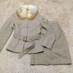 23区☆フォックス襟付ウール素材スーツ　40