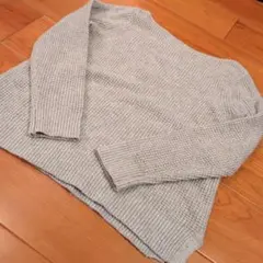 グレー 長袖ニット　GAP　フリーサイズ　シンプル