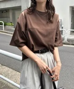 andme 汗染み防止カットアウトデザインTシャツ ブラウン Mサイズ