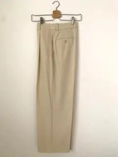 未使用［UNIQLO］タックワイドパンツ　アイボリー