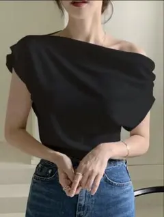 DAZY オフショルダー ブラック Tシャツ 半袖 黒