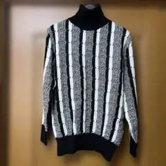 タートルネック ニット 白黒ストライプ⭐︎美品