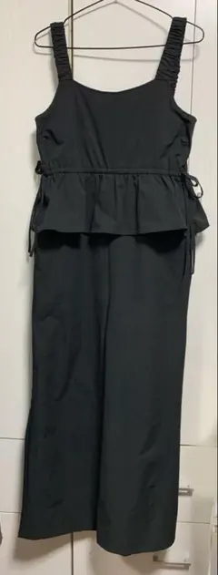lutique ルティーク　ブラック サロペット オールインワン　Mサイズのサムネイル