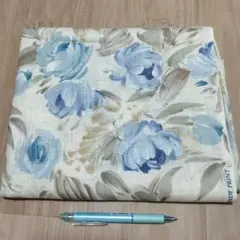 生地 白地 青い花柄 KANEBO RHINDY PRINTT