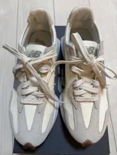 New Balance327 24.5