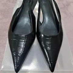 黒エナメルポインテッドトゥミュールサイズ37