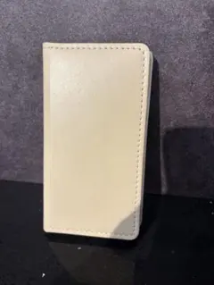 クリーム色 手帳型　本革 ケース