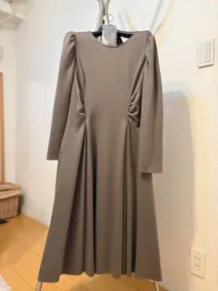 René（ルネ）　グレージュ（モカベージュ）のワンピース　38