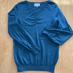 K 組曲 美品 バックＶネック ウール100% ニット　ダークグリーン