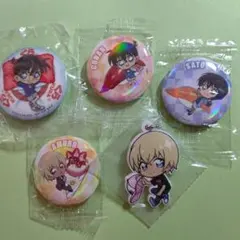 名探偵コナン×くら寿司コラボ 缶バッチ 4個+アムロラバーキーホルダーセット