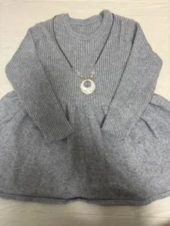 グレー リブ編み 長袖ペプラムニット