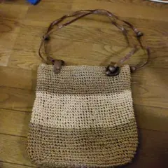 編み込みデザイン ショルダーバッグ