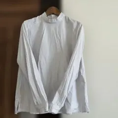 ヒューマンウーマン　フリル付きブラウス　ストライプ　グレー系