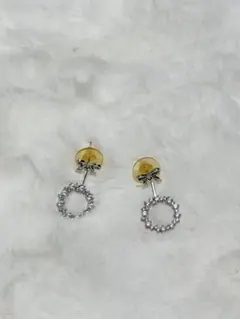 リボン付きクリスタル風円形ピアス