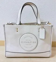 ぱ*こ様 【美品】COACH デンプシー キャリーウィズ パッチ