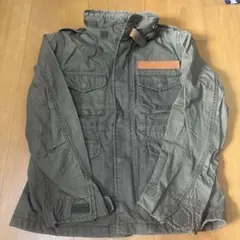 フード付きオリーブグリーンジャケット