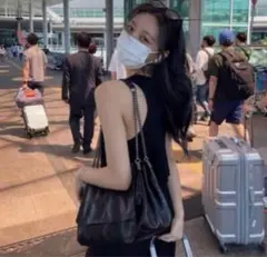 【ITZY ユナ使用モデル】 ZARAザラ　ロックフラップショルダーバッグ 黒