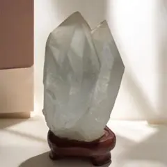 Y*n様 水晶 原石 約10cm 173g 木製台座付き