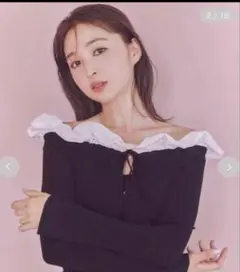 美品✳︎snidelオフショルダー トップスのサムネイル