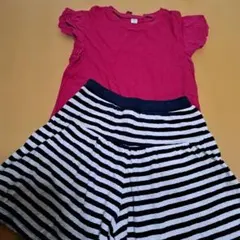 フリル袖ピンクTシャツとストライプキュロットセット