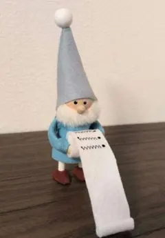 ノルディカニッセ プレゼントリストを持ったサンタ