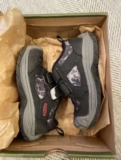 KEEN リトルキッズ スピード ハウンド スニーカー　ランバイク ストライダー