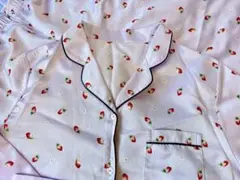 GU 長袖パジャマ パープル　いちご柄　上下セット
