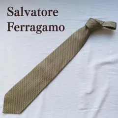 フェラガモ 総柄 シルクネクタイ グリーン系 イタリア製 上品【n8011】
