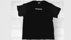 黒 Tシャツ ロゴTのサムネイル