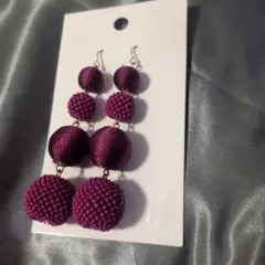 パープル ボール型 ロングピアス