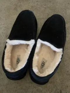 UGG 黒 モカシン　ヘイリーチェスナット　24㎝ UGG 黒 モカシン ヘイリーチェスナット 24㎝ - メルカリ