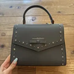 JILLSTUARTビジュースタッズフラップショルダーバッグ グレー
