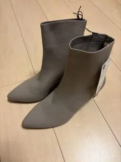 新品　未使用　GU ポインテッドニットブース　ベージュ　ショートブーツ　Lサイズ