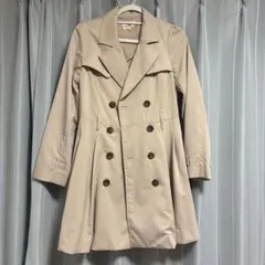 ベージュ トレンチコートのサムネイル