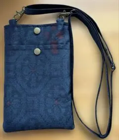ハンドメイド　スマホショルダーバッグ　大島紬　絹　着物リメイク
