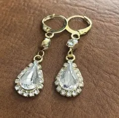 キラキラティアドロップ型ラインストーンクリスタルピアス！