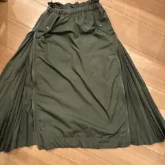 LUGIVA カーキ色 プリーツ切り替えスカートのサムネイル