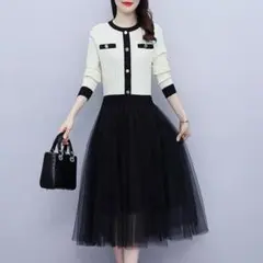 アイボリーとブラックのニットワンピース