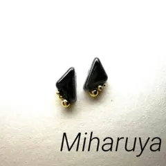 ハンドメイド　樹脂ピアス　サージカルステンレス　レジン