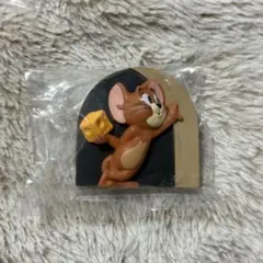 新品♡トムとジェリー ジェリーとタフィーがいるお家 フィギュアガチャカプセルトイ