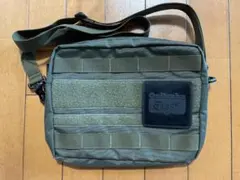 Onitsuka Tiger ボディ薄型ボディバッグ オリーブグリーン